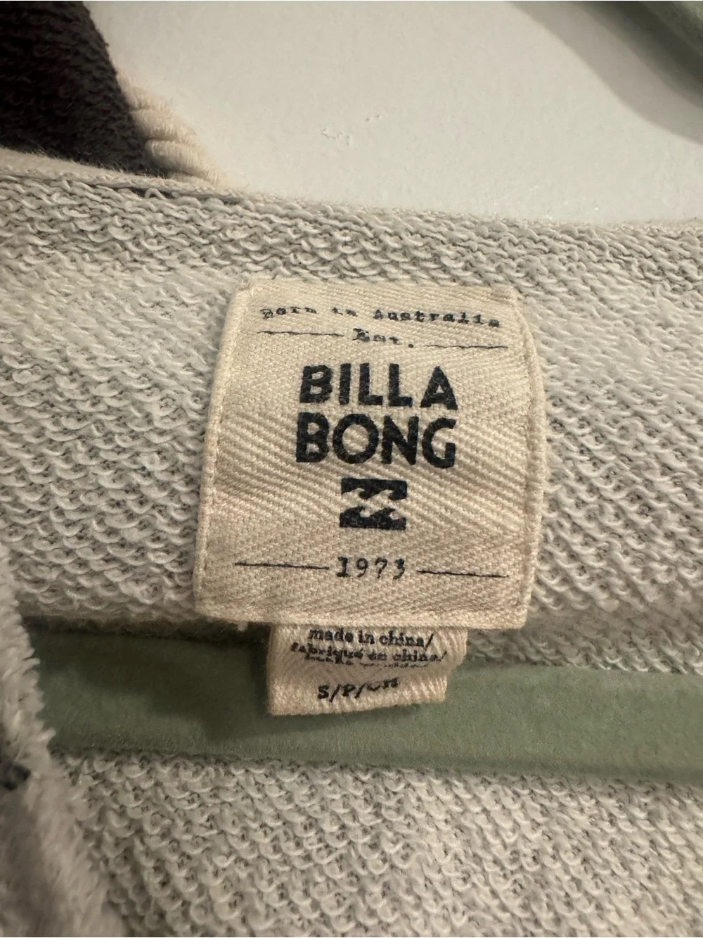 Billabong California Graphic Hoodie Gray Black Distressed Raw Hem Y2K Size S
